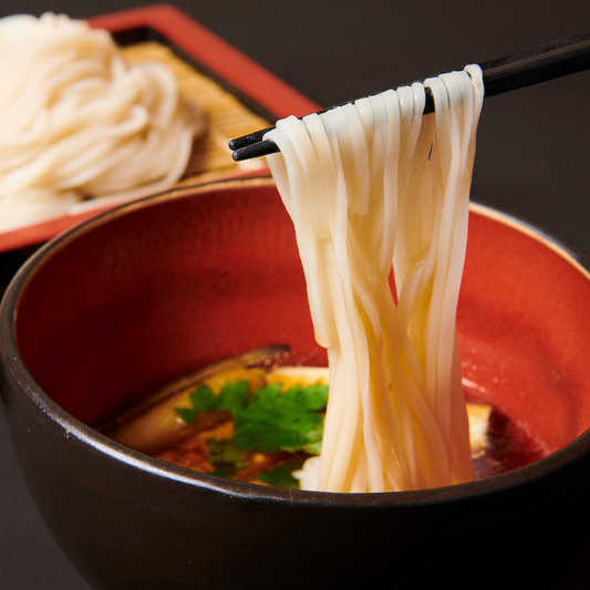 稲庭饂飩比内地鶏つけ麺